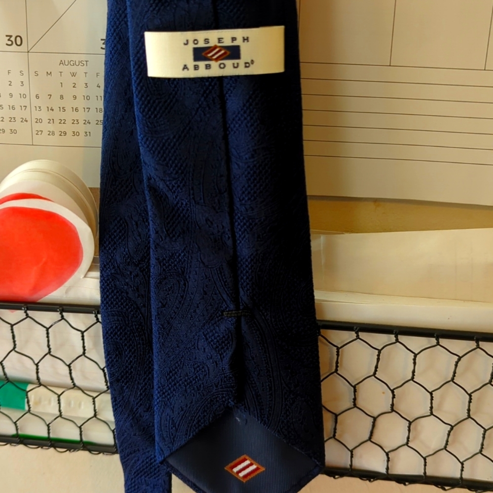 Men's tie